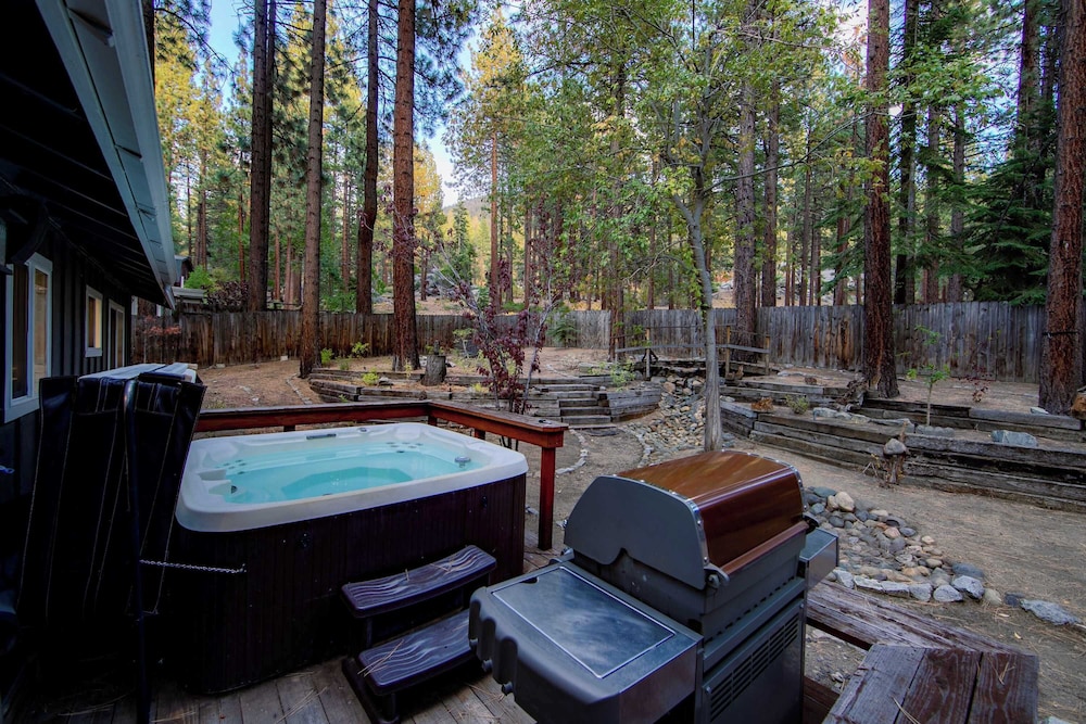 Private Woods - Heavenly California Lodge