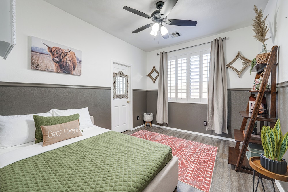 Family-friendly Retreat w/ Pool - Near Westgate!