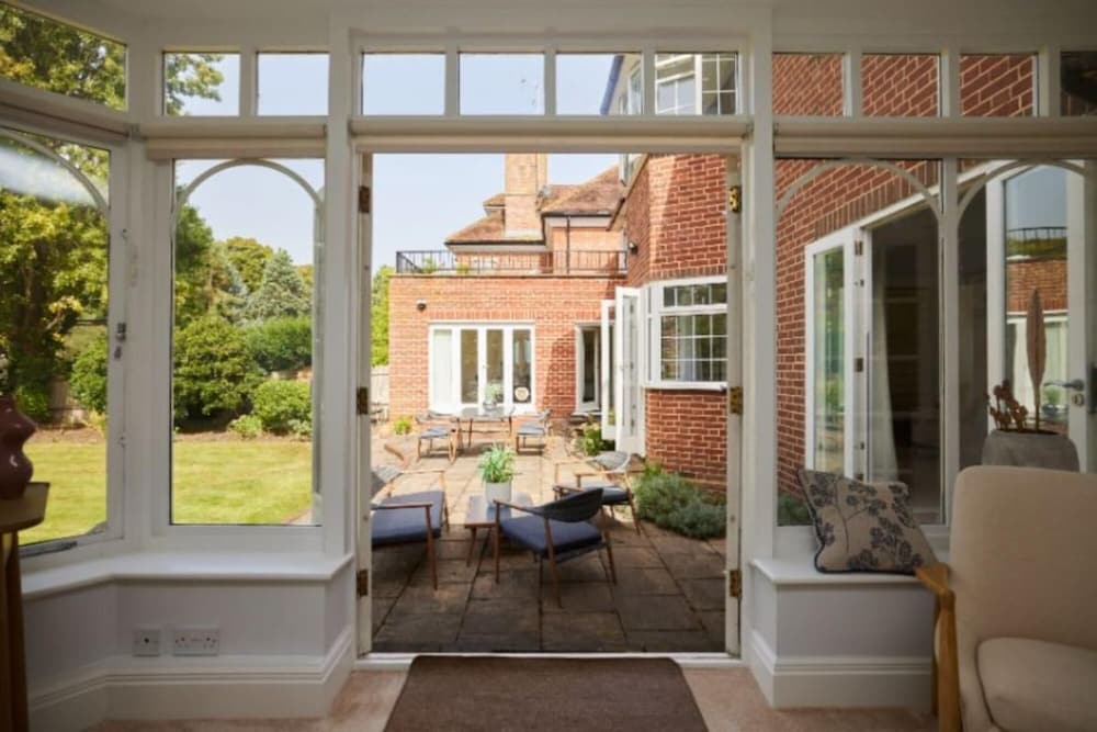 The Richmond Park Hideaway - Cozy 4bdr House With Garden Rooftop Terrace