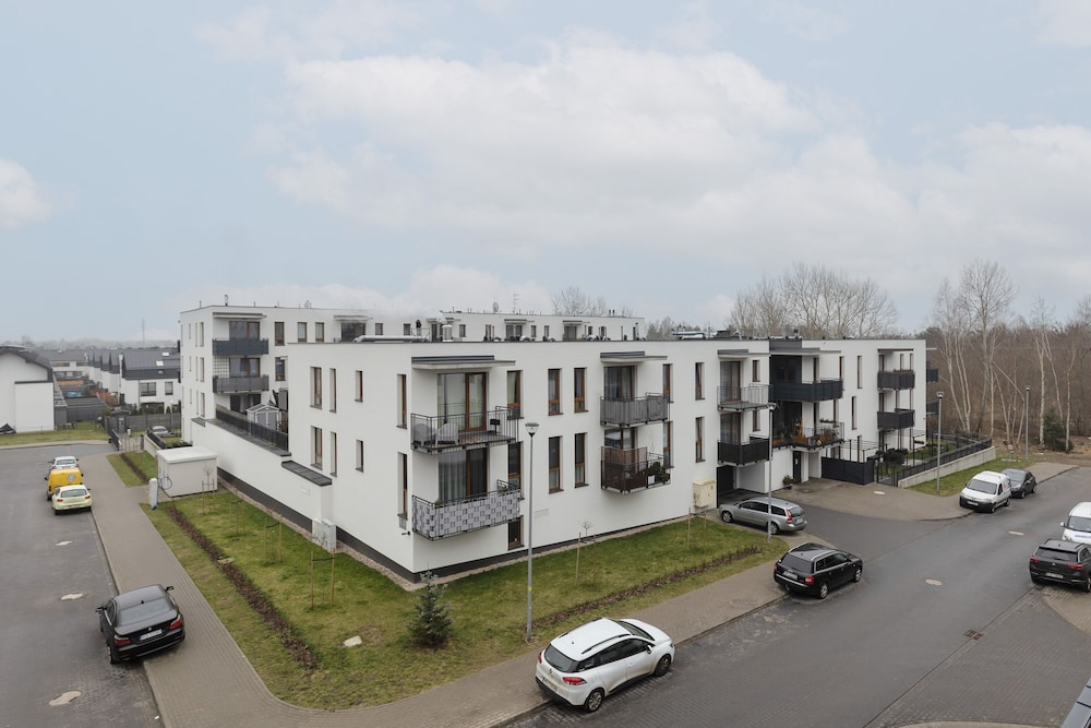 Piaseczno Modern Apartment by Renters view 4