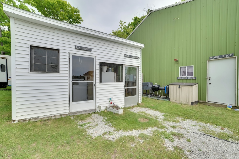 On Lake Huron: Pet-friendly Cabin in Cedarville!