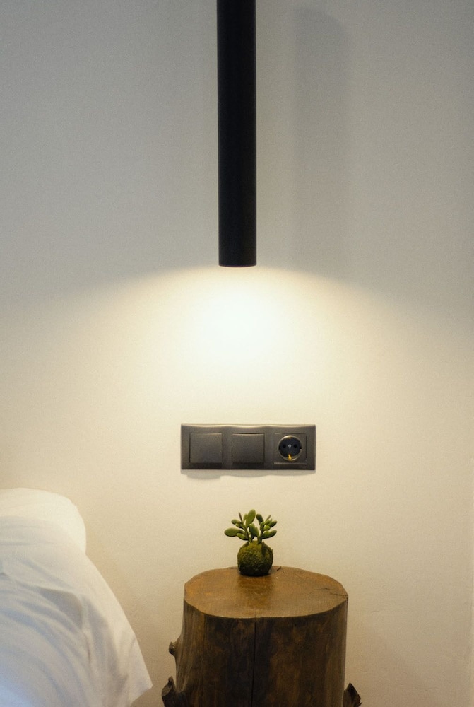 ELEONAS  bohotel