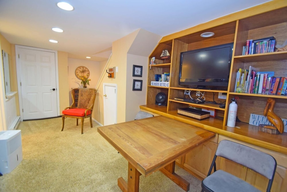Harbour Island 46G 2 Br townhouse by RedAwning