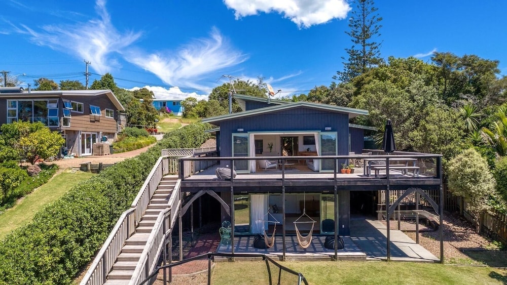 Onetangi Seaview Residence