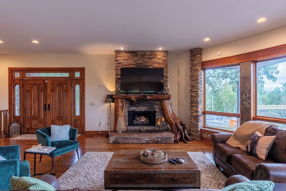 Luxury Mountain Cabin Amazing Look out Views