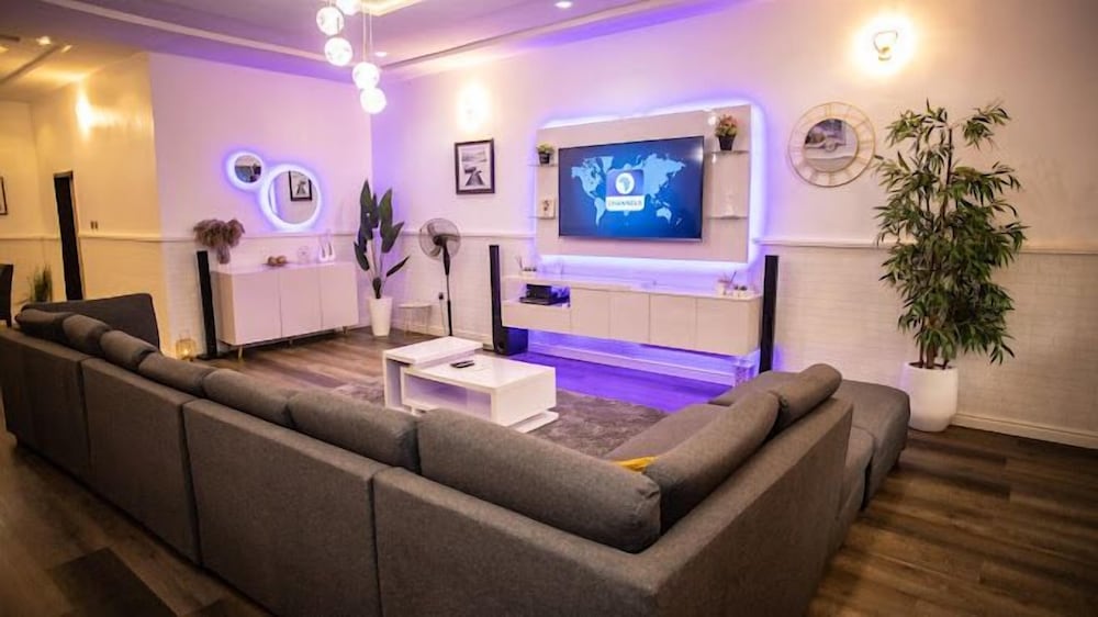 215 West Apartment