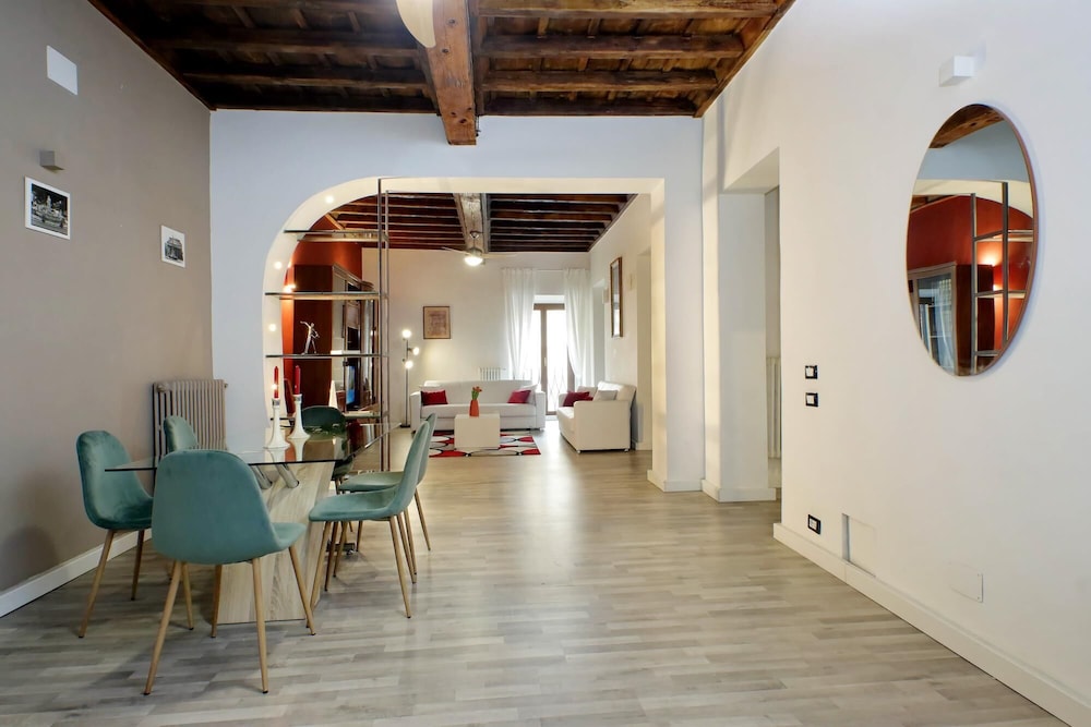 Luxury Navona Apartment