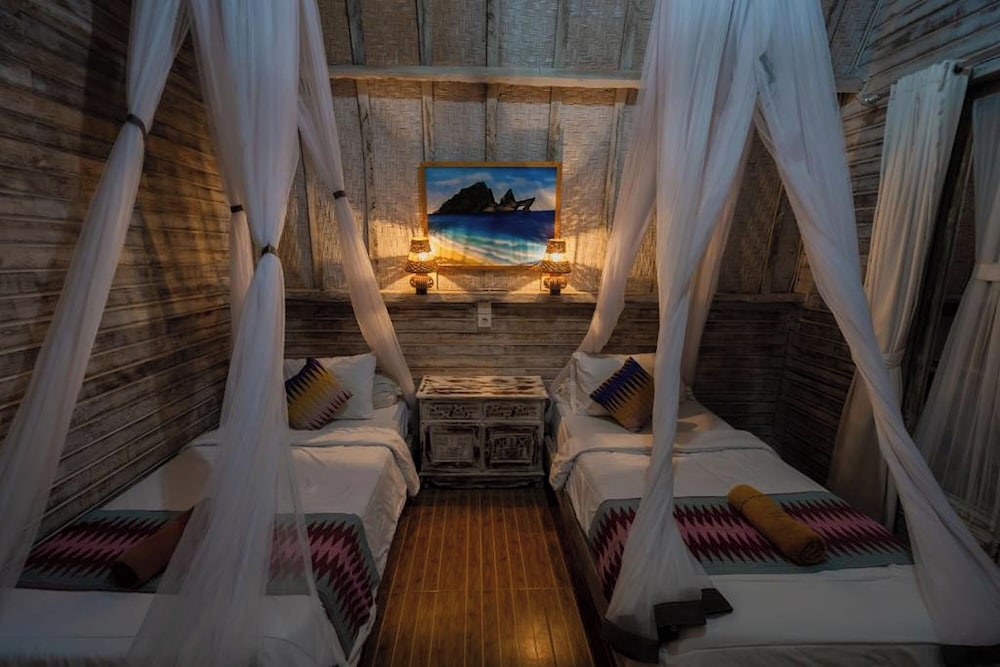 The Suwi Huts