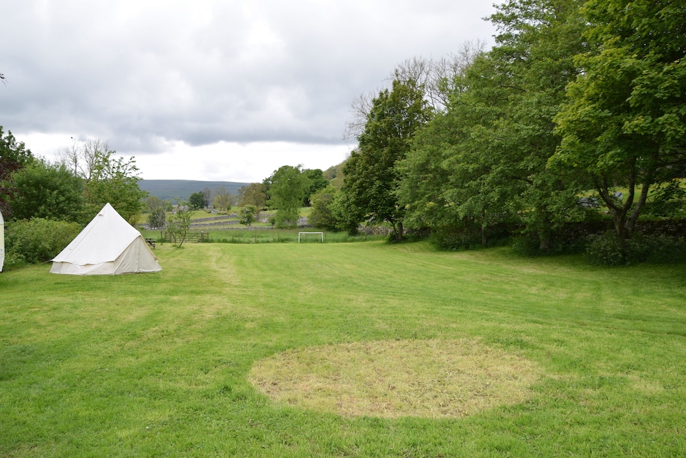 Sweetbriar Cottage B&B and Camping