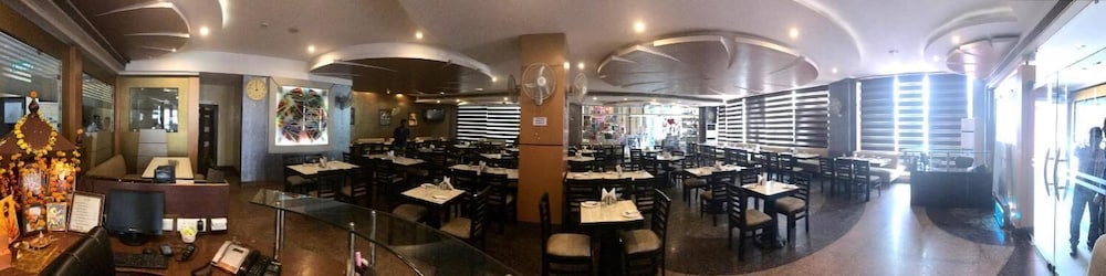 Food & Beverage