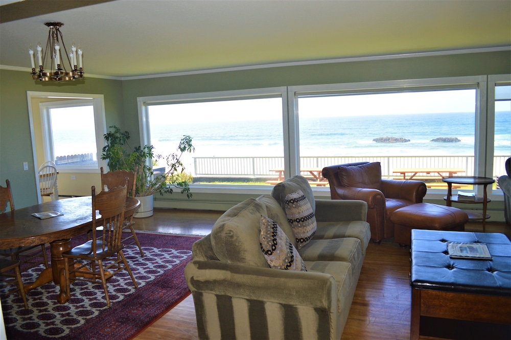 On the Beachfront Vacation Rentals