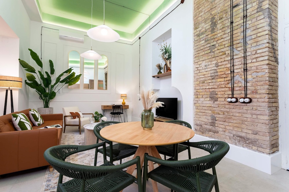 Stylish Apartment in Central Seville. Boteros