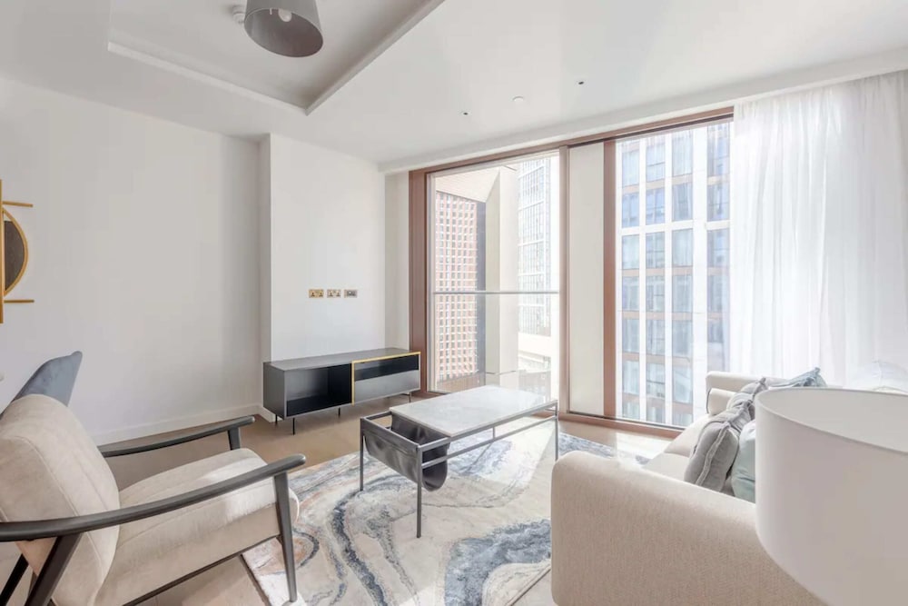 Luxurious 2 Bedroom Flat by the River Thames - Vauxhall