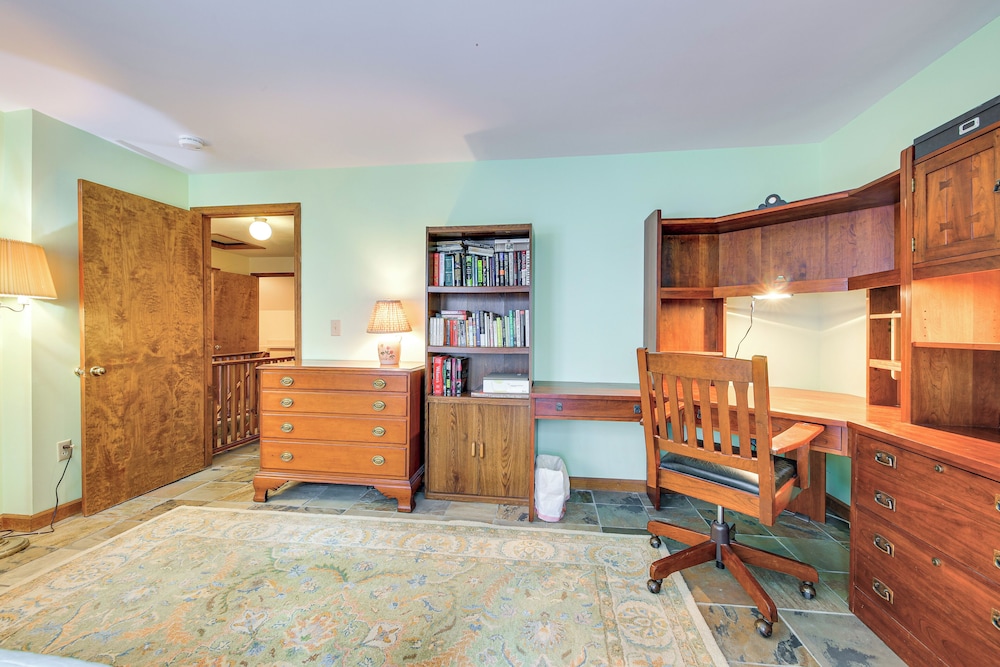 1 Mi to Killington Resort: Townhome w/ Dry Sauna!
