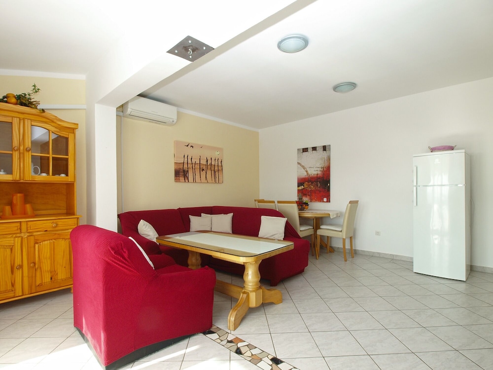 Apartment Anica 770