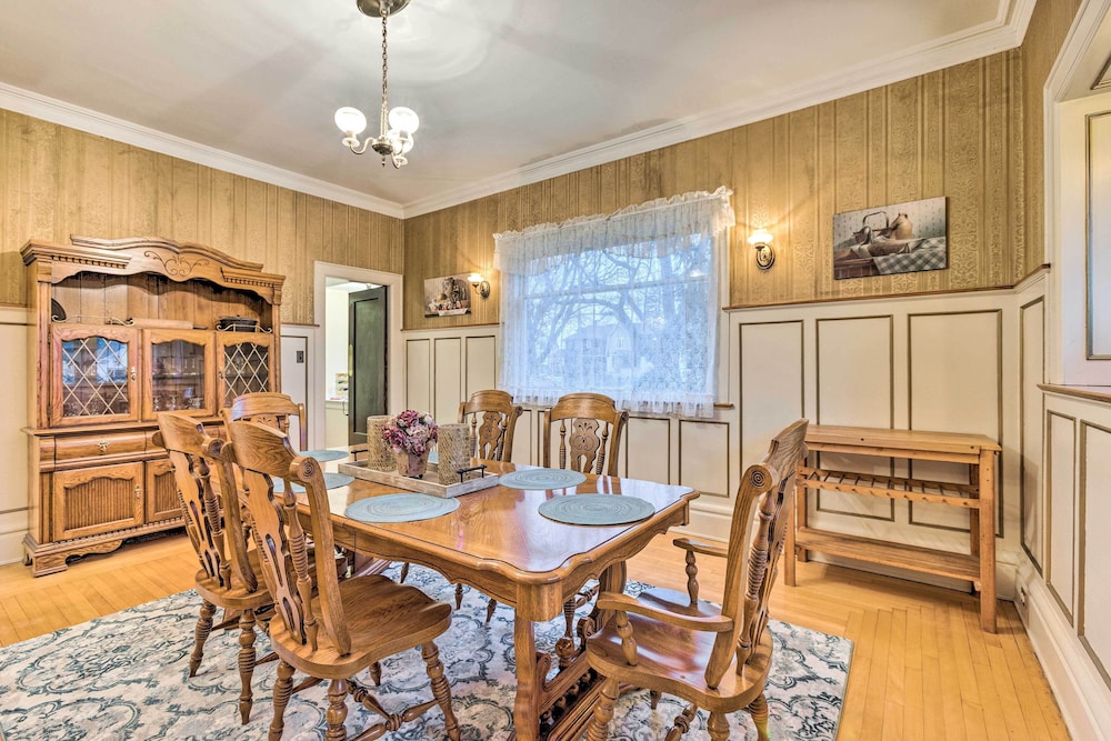 Cadillac Vacations - Historic Cadillac Home: Walk to Lake  Downtown! - Property Image 6