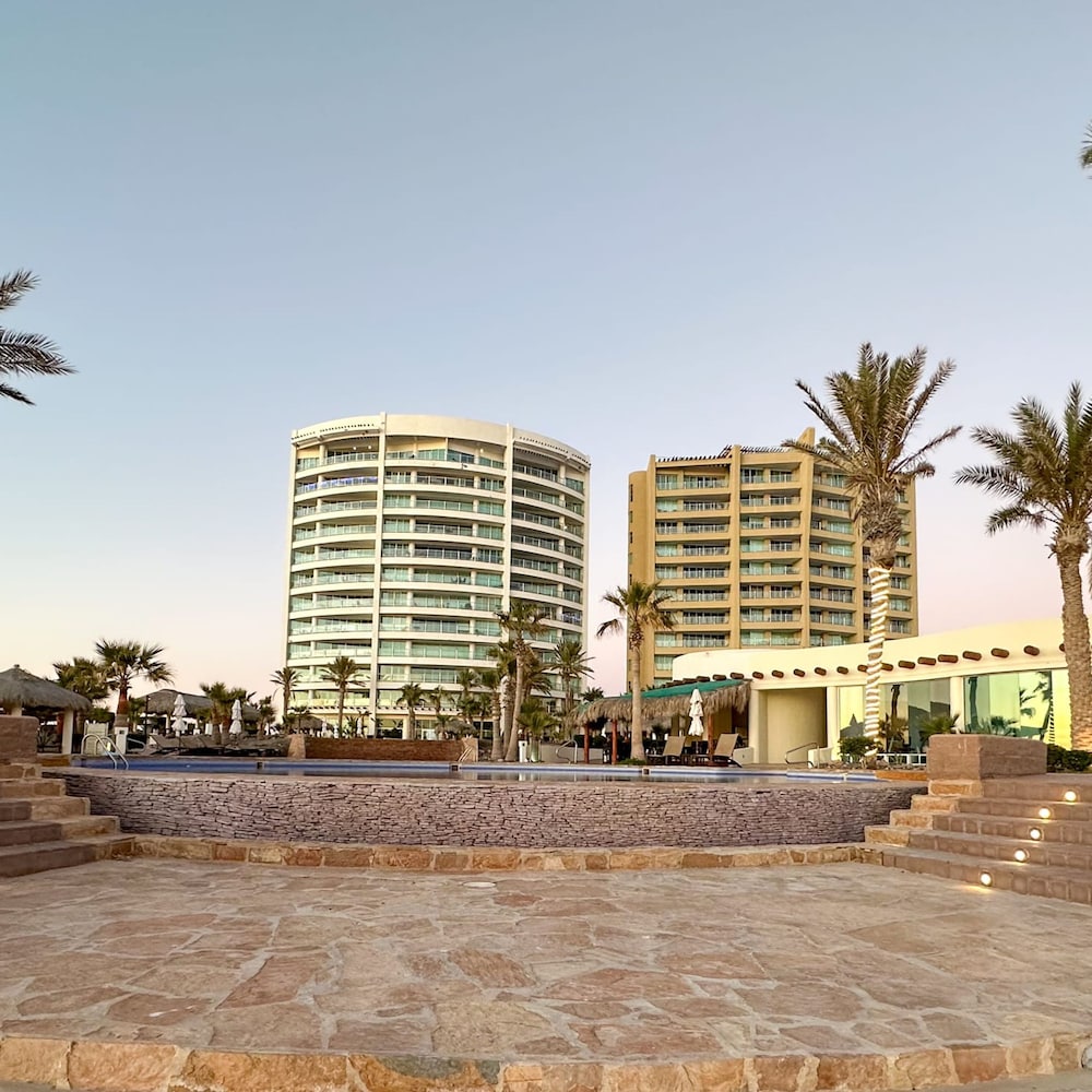 Splash Into Style Ground Floor Poolside Condo