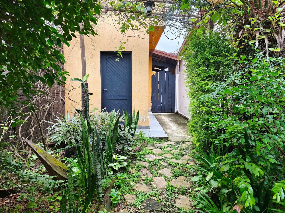 House With 2 BRs and Barbecue in Ubatuba Jao0368