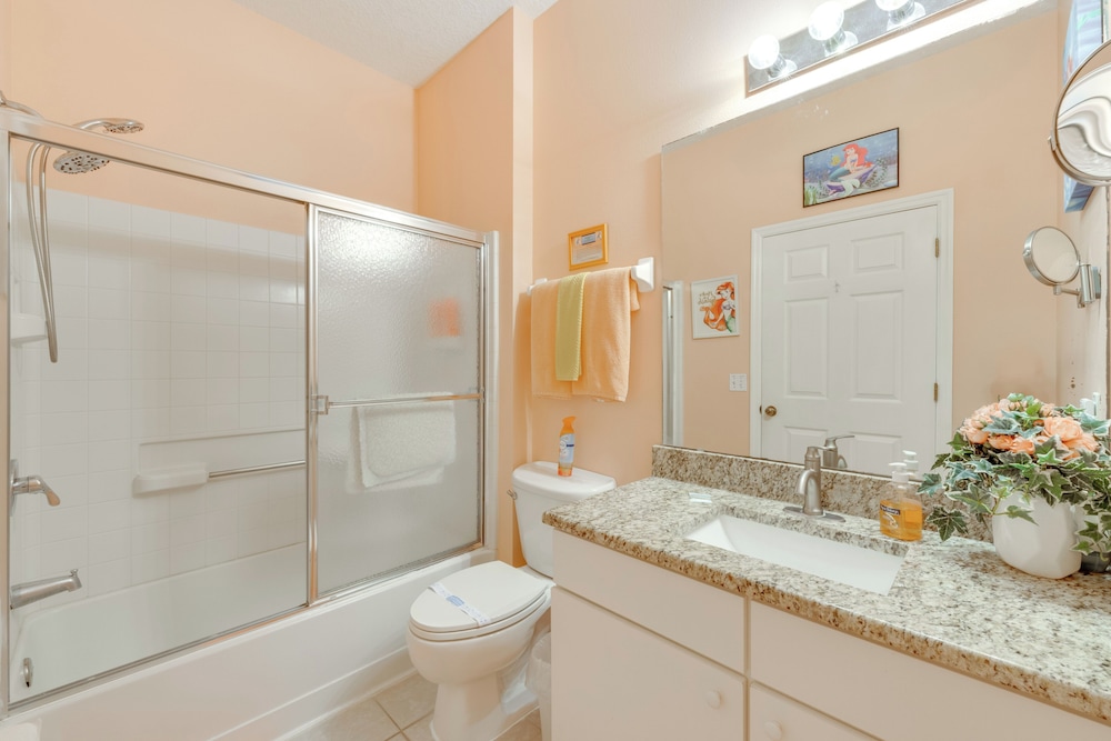 10 Mi to Disney Parks: Resort Retreat w/ Patio