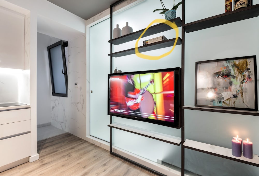 Elysan Urban Stays