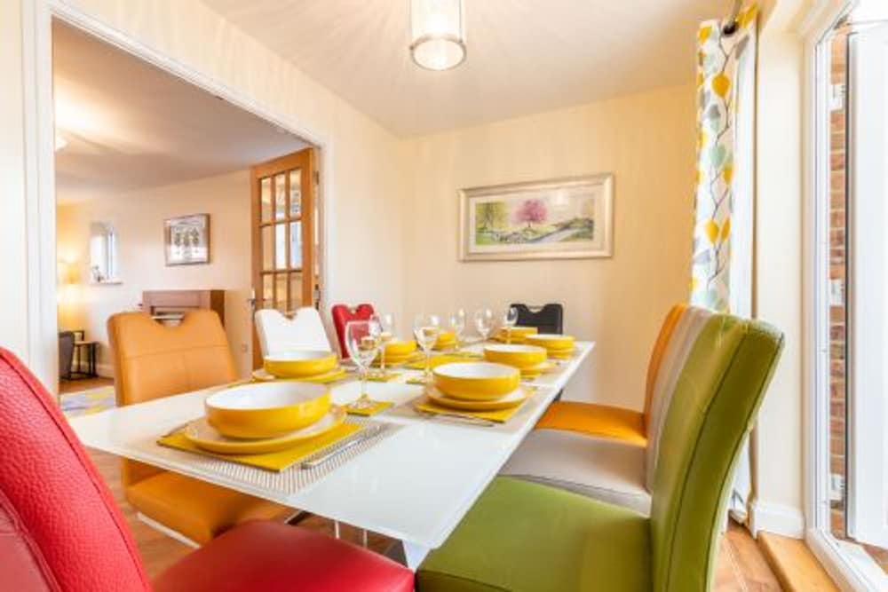 Host Stay - Violetta Cottage view 5