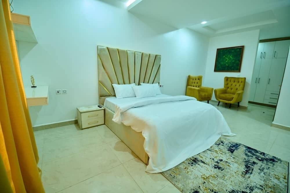 Hendon Luxury Apartment view 2
