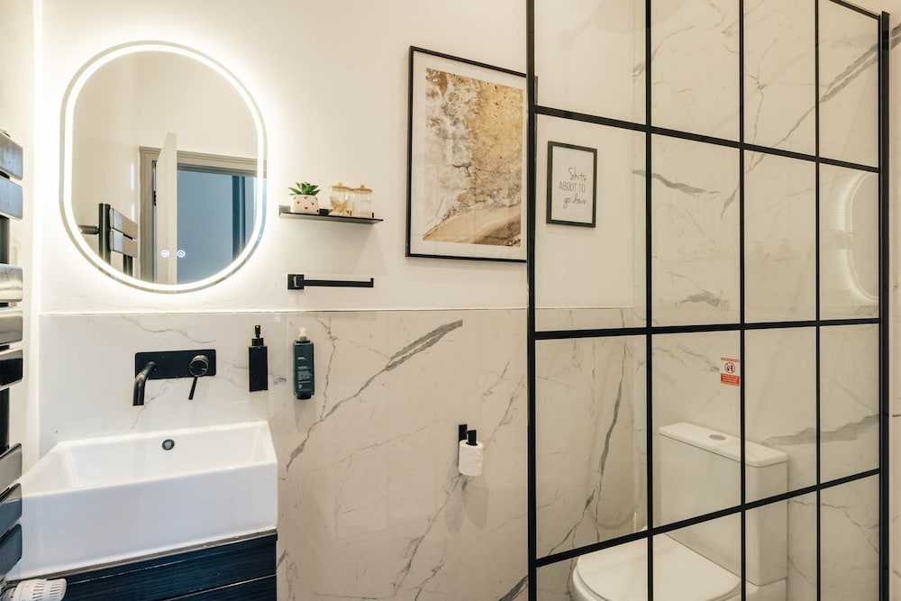 Cosy and Modern Duplex in the Heart of Earls Court