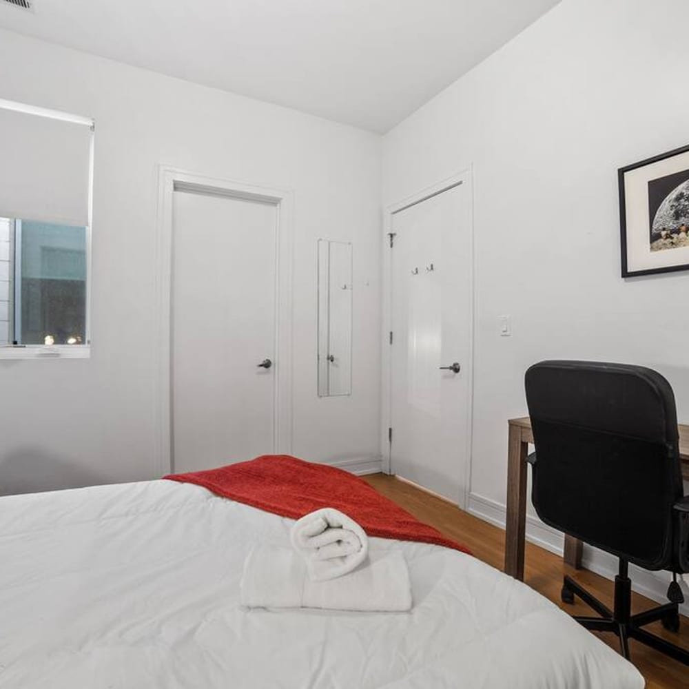 4-bedroom Condo Near Fulton Market w Rooftop