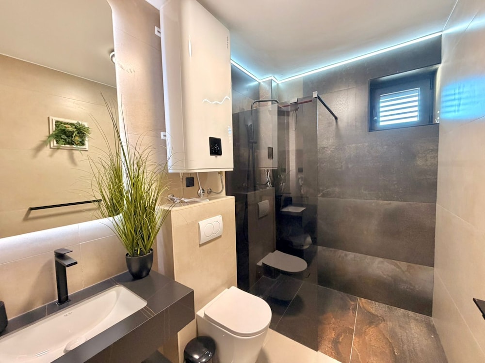 Lunamare Apartments