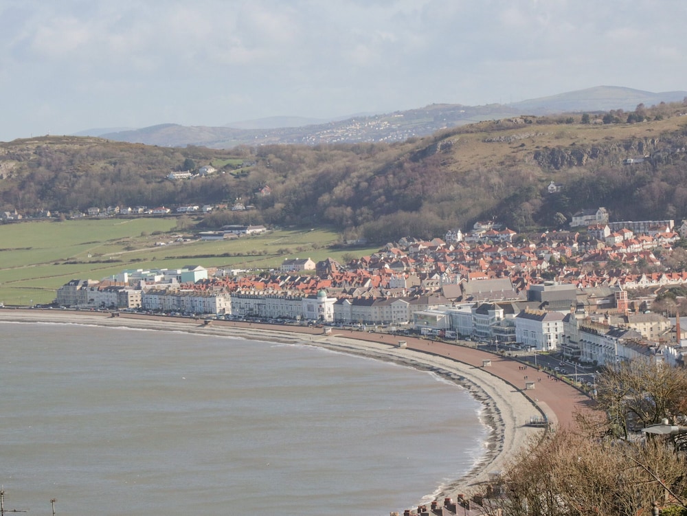 Apartment 2 - Llandudno Central
