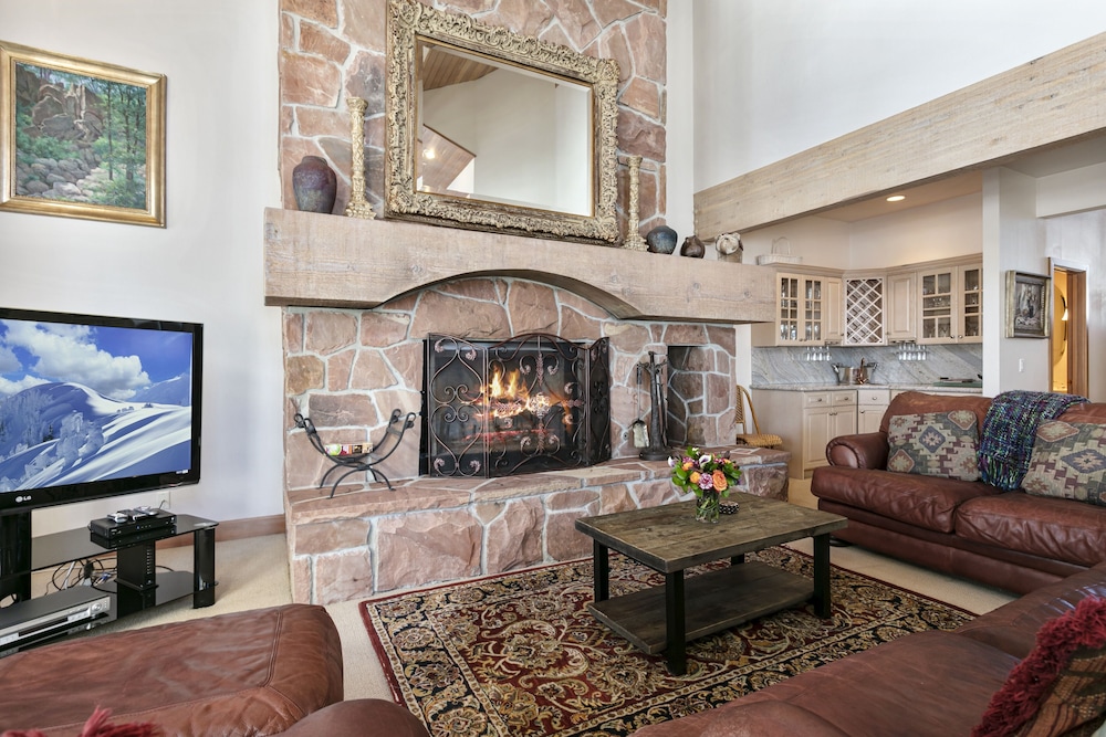 Stag Lodge at Deer Valley Resort - Four Bedroom with Spa #30 4 Condo