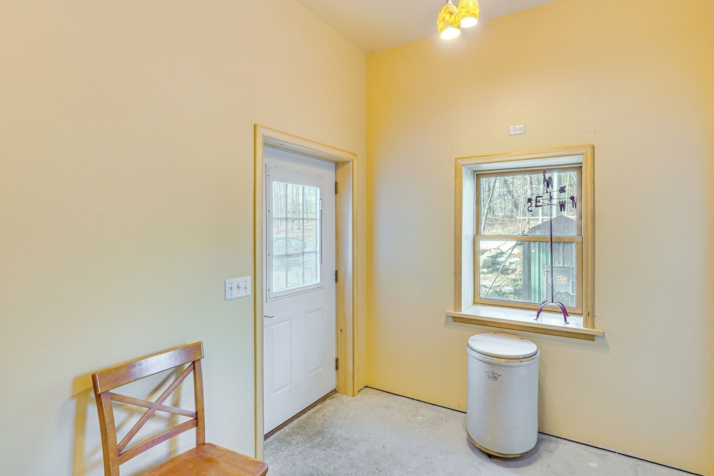 Near Historic Sites: Colorful Hyde Park Apartment!