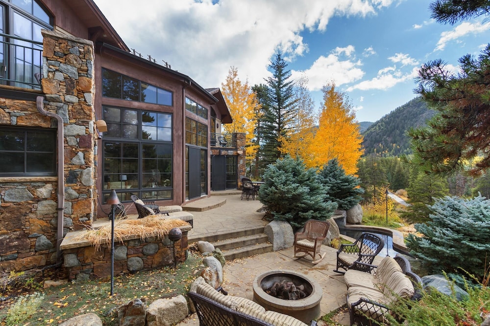 Star Mountain Lodge 23 Guests Grotto Waterfall Theater Game Room Spa view 3