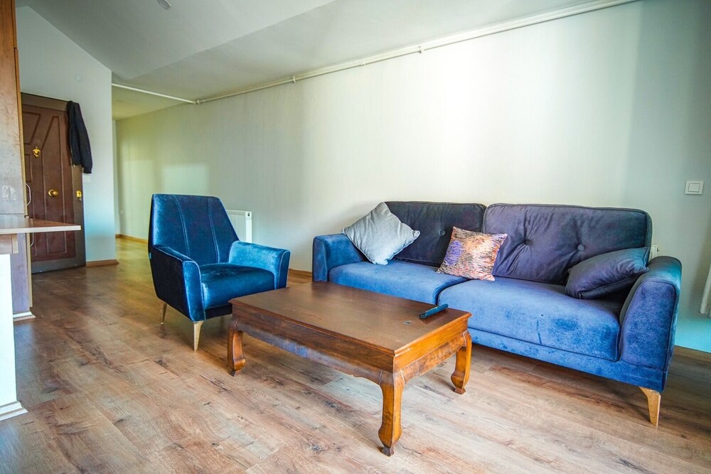 Yaghane Apartments