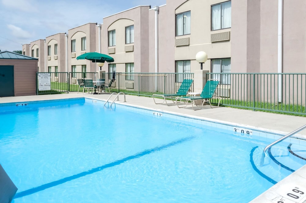 Meridian Vacations - Quality Inn Meridian - Property Image 11