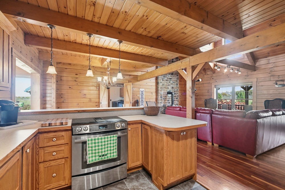 Sprinkle Bottom Lodge 5 Bedroom Cabin