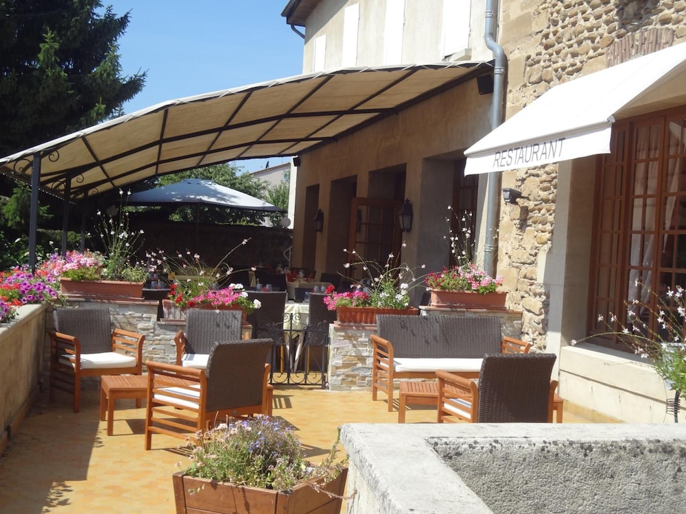 Hotel le Relais - Property Image 1