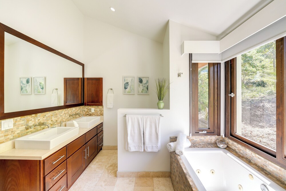 Luxury Home w/ Views & Infinity Pool: Near Beach!