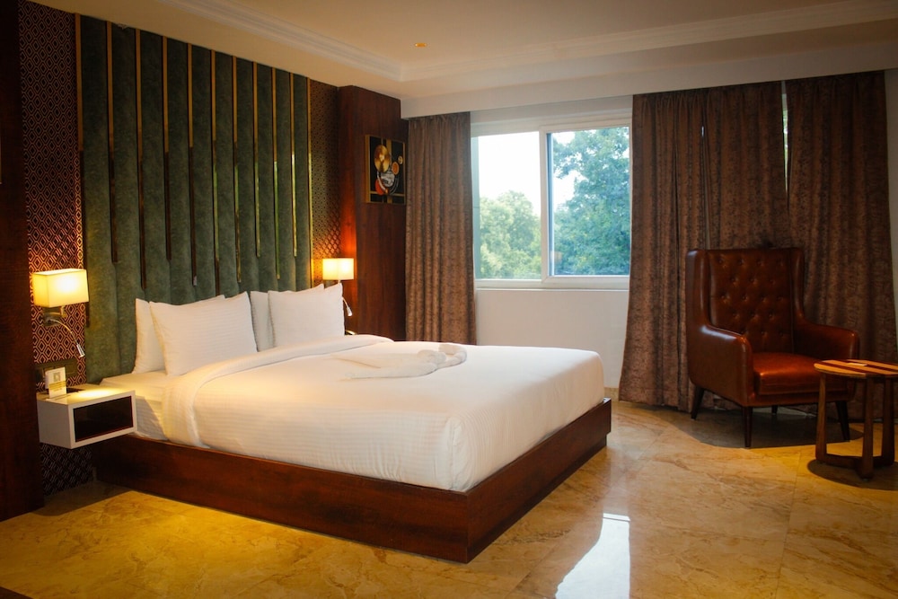 Luxus Inn Hotel