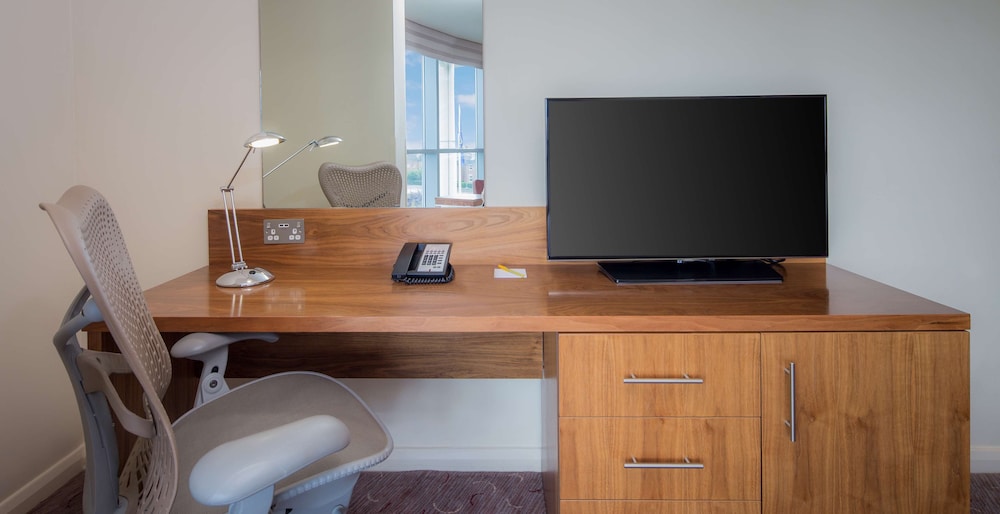 Luton Vacations - Hilton Garden Inn Luton North, United Kingdom - Property Image 76
