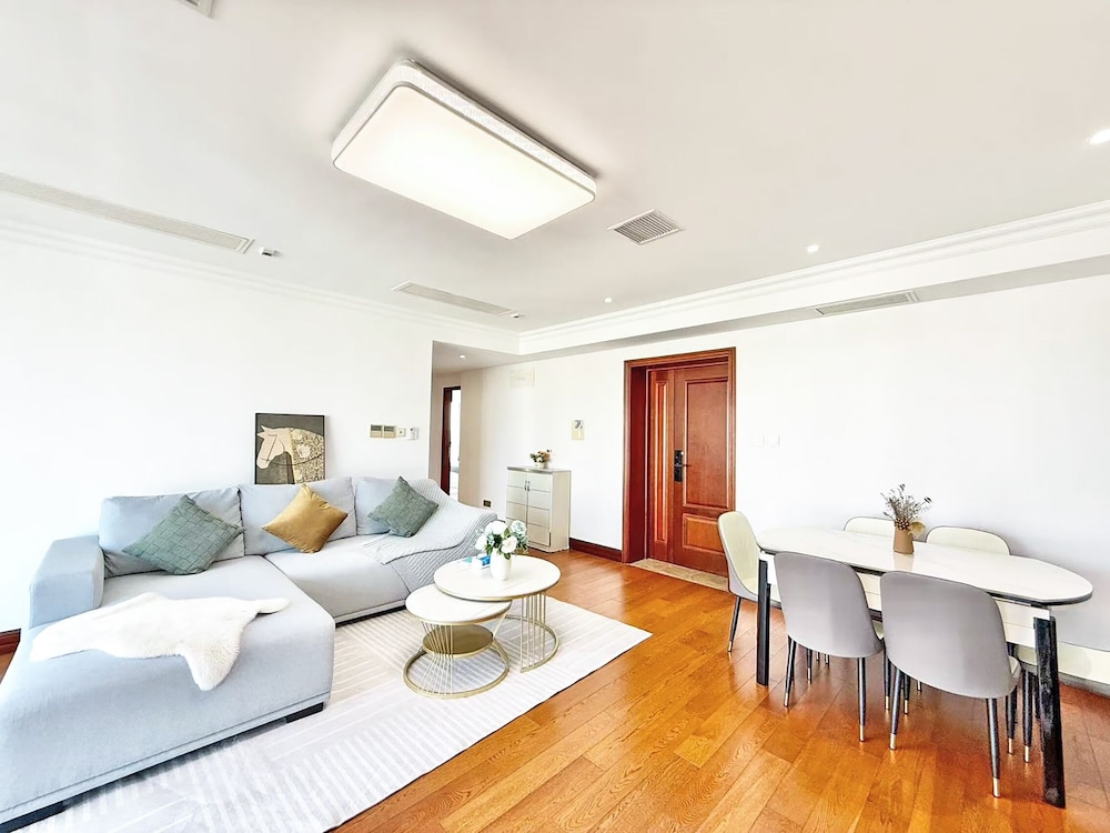 Tyms 3BR 2BA Apt Gubei High View Line10