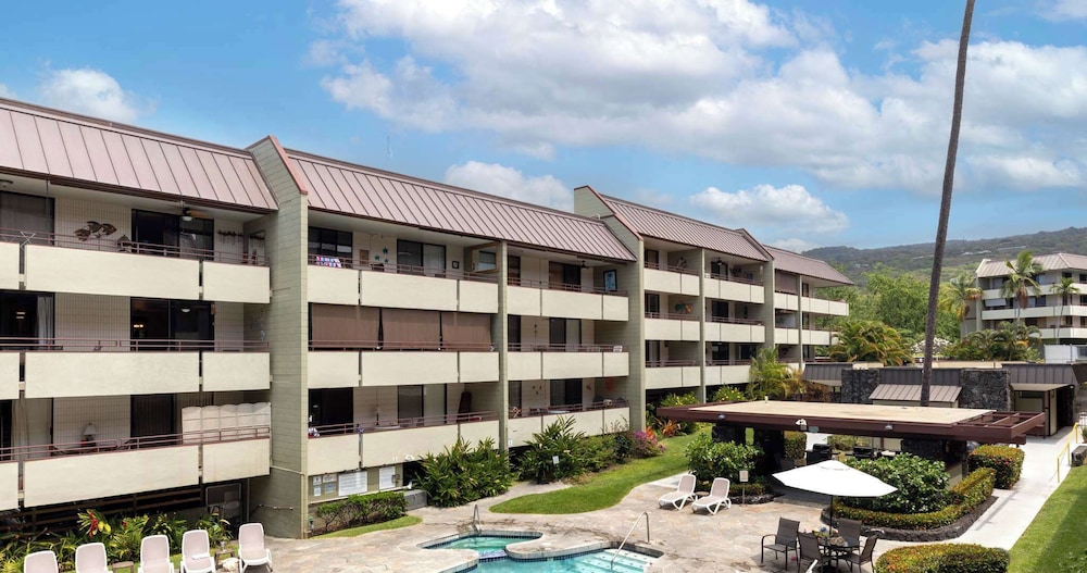 Oceanfront Condo 117 in Kailua-kona
