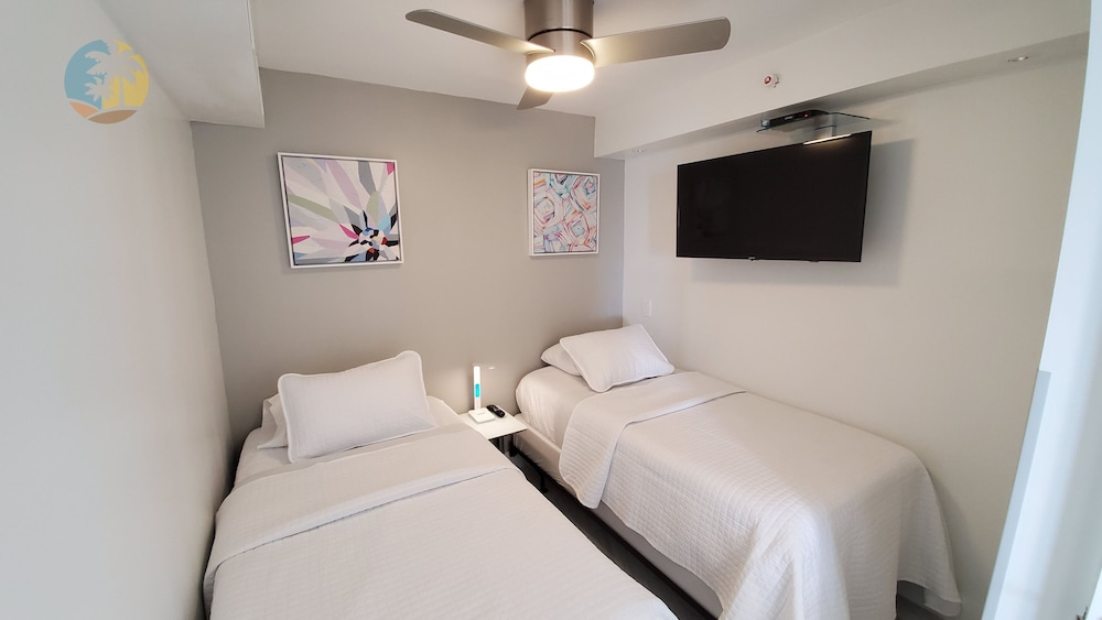 Presidential Royale Direct Oceanfront Brand NEW Apartment - 1001