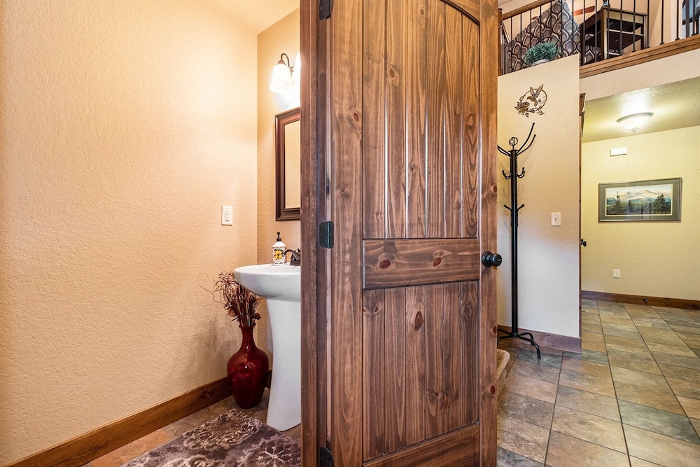 Twin Pines -- Ev 6123 3 Bedroom Townhouse by RedAwning - Property Image 3