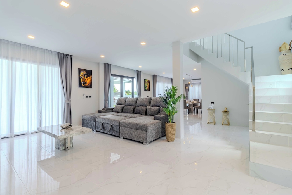 2 Villas 2 Kitchens Huge Pool V258