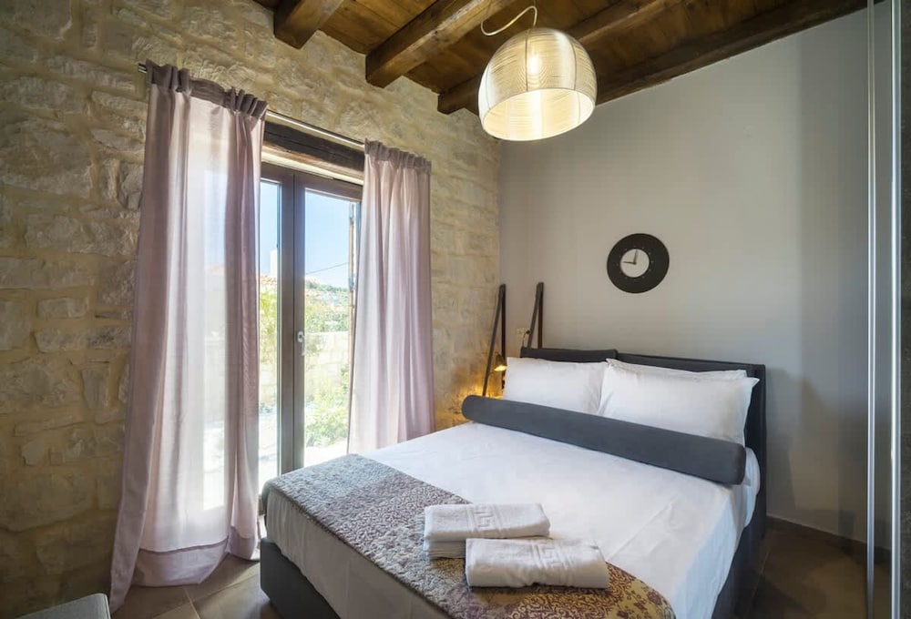 Heraklion Twins House - Private Pool Retreat