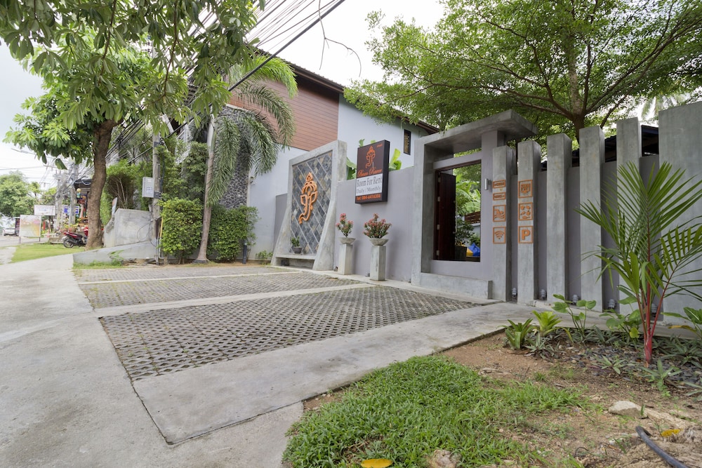Baan Rawee Apartments