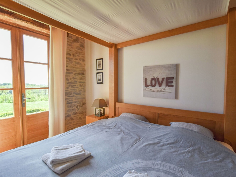 Elegant Countryside Retreat photo 2