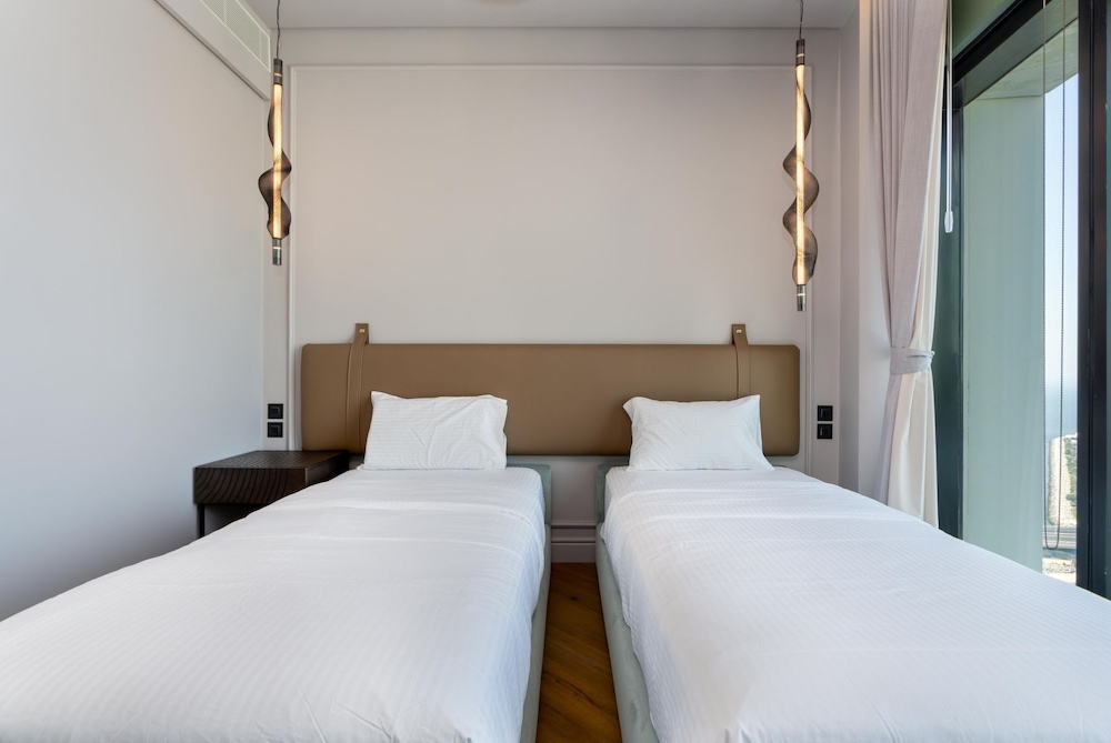 2BR 2502 Jumeirah Gate 1