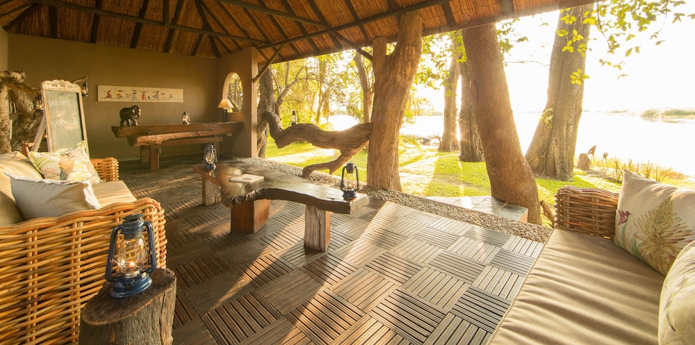 Xaro Lodge